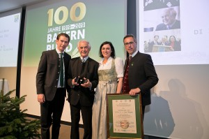 Der ausgezeichnete Josef Riegler (zweiter von links). Foto © Harald Klemm