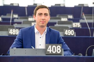 Alexander Bernhuber, Umweltsprecher der ÖVP-Delegation im Europaparlament, kritisiert die mediale Berichterstattung über den EU-Rechnungshofbericht zu “Nachhaltiger Verwendung von Pflanzenschutzmitteln.” Foto: © Lahousse