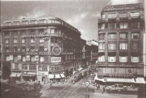 Das Bürohaus der Motion Picture Export Association in Wien VII, Neubaugasse 1 in den 1950er Jahren. Hans Menasse agierte von dort aus viele Jahrzehnte lang in der und für die Film-Branche. Foto: Menasse