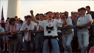 Die ManUnited-Fans bezogen im 12er Sektor des Linzer Stadions in der Stehplatz-Kurve ihre Stellung. Foto: © oepb