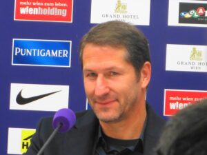 Der ÖFB und Franco Foda schreiten in eine gemeinsame Fußball-Zukunft. Foto: © oepb