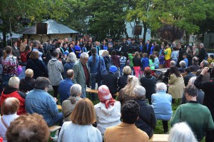 Stimmungsbild Baranka Park - Gedenkfeier. Foto: Dietmar Lipkovich