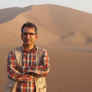 Der Insektenforscher Dr. Hossein Rajaei bei der Expedition in die Wüste Lut. Foto: © SMNS, H. Rajaei 