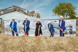 Im Bild von links: Christoph Katzensteiner (ELL), Andreas Mandl (LTE), Sandra Gott-Karlbauer (ÖBB-TS), Michael Benda (LTE) und Kai Brüggemann (ÖBB-TS). Foto: © LTE / Peter Strobl